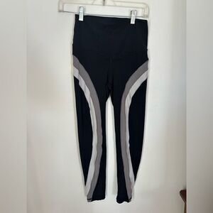 Aerie black white and gray leggings M